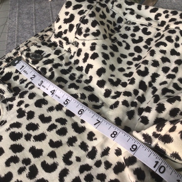 American Eagle Animal Print Shorts - Picture 10 of 10